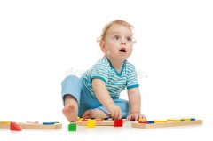 开屏界面出现跳转至低俗擦边直播等不适合儿童