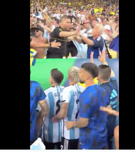 南美德比球迷在看台爆发冲突，梅西劝架无效，