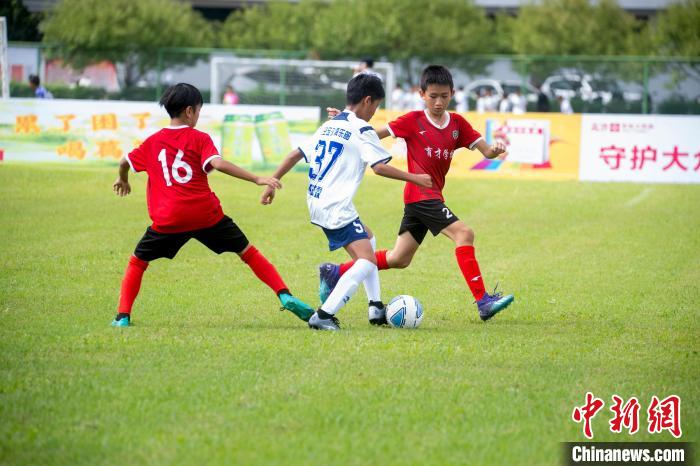 广西梧州承办国际青少年足球邀请赛：43支中外球