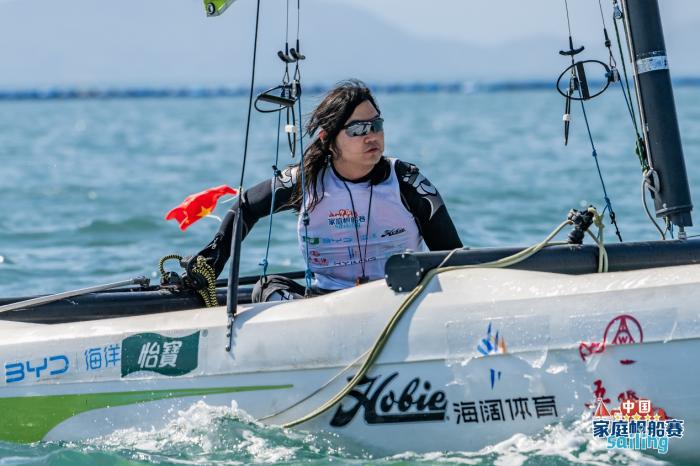 母子同心夺冠，见证信任与成长在2022中国家帆赛