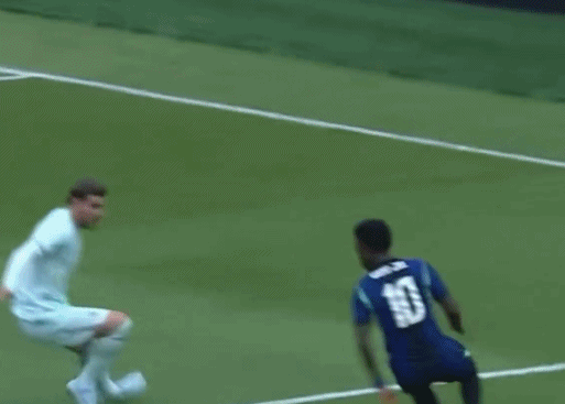 巴西1-2负于法国，维尼修斯低迷引球迷怀念内马