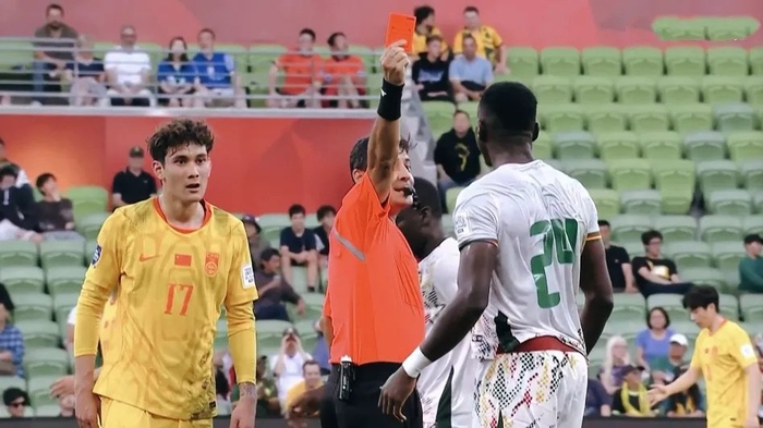 国足0-2惨败喀麦隆 黄健翔质疑541阵型局限性