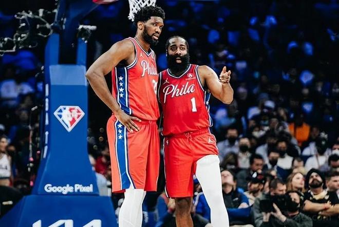 76人逆转黄蜂三巨头爆发，季后赛对阵骑士成焦点