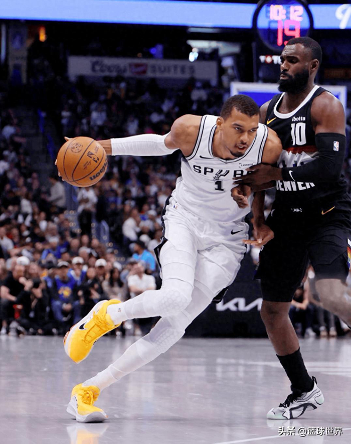 约基奇40+13助攻率掘金加时险胜马刺