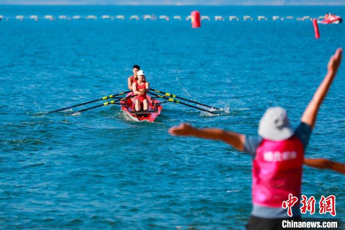 青岛海岸赛艇沙滩冲刺赛点燃奥运新项目热度