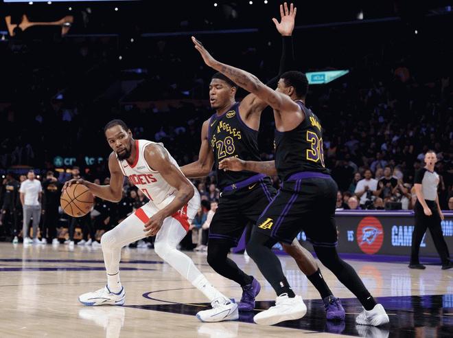 NBA季后赛首轮形势巨变：骑士雷霆或成争冠焦点